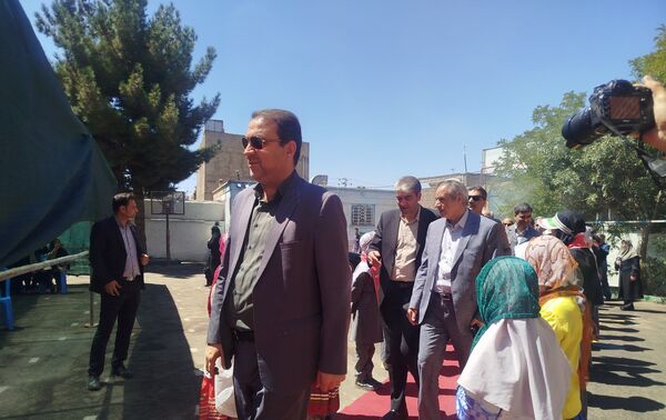 افتتاحیه آموزشگاه  سه کلاسه  دبستان دخترانه شهید نصرآبادی فیض آبادنیشابور 