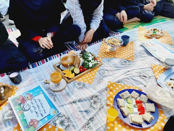 جشنواره صبحانه سالم در دبیرستان علی افشارنژاد ناحیه۶ مشهد