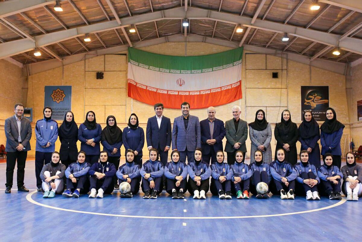 نباید در پاداش‌ها تبعیضی بین دختران و پسران ورزشکار وجود داشته باشد