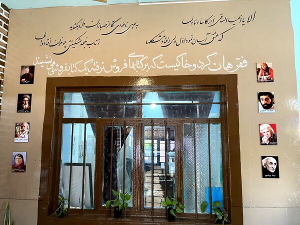 افتتاح کتابخانه راهرویی خلاقانه در دبستان امام خمینی(ره) گناوه