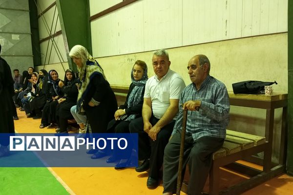 حضور پرشور کودکان در کنار والدین پای صندوق‌های رای نصیرشهر 