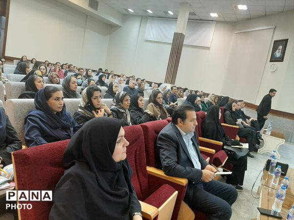 مجمع عمومی انجمن اولیا و مربیان در دبستان آرمینه مصلی‌نژاد