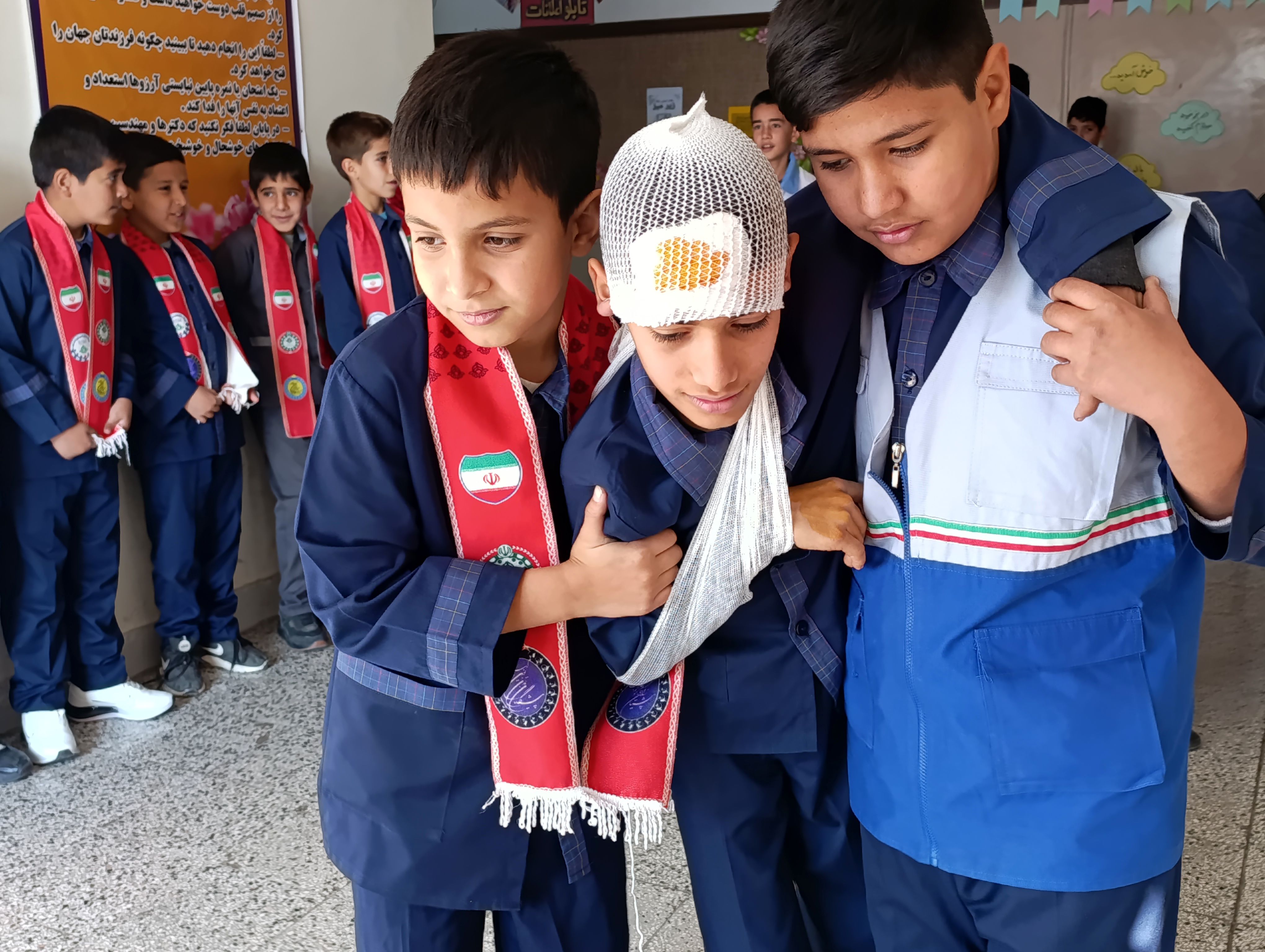 مانور سراسری زلزله در مدرسه دکتر توسلی 