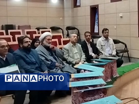 اولین گردهمایی دبیران و مدرسین درس تفکر و زندگی در کانون فارابی 