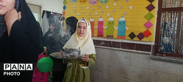 جشن شکوفه‌ها در مدرسه جهاد جعفریه قم 