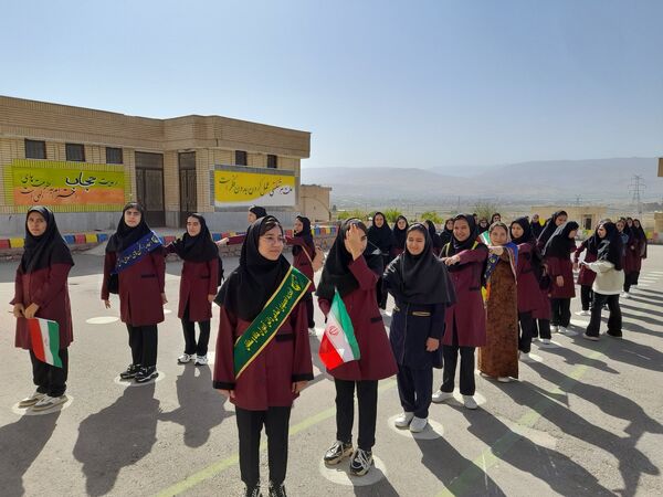 آیین سال تحصیلی جدید در دبیرستان نسیبه شهرستان سملقان