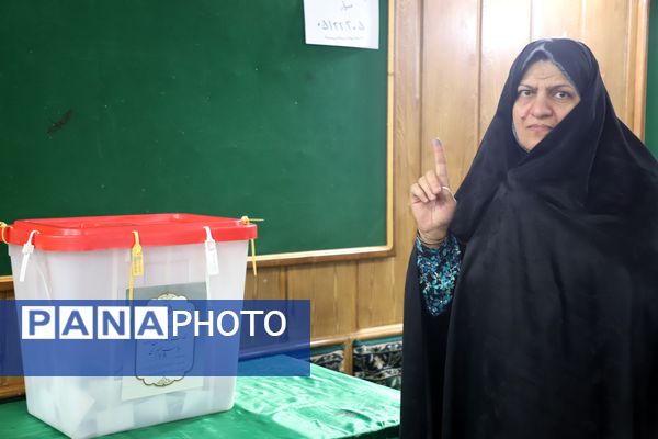 حضور پر شور مردم مشهد در چهاردهمین دوره انتخابات ریاست‌جمهوری 