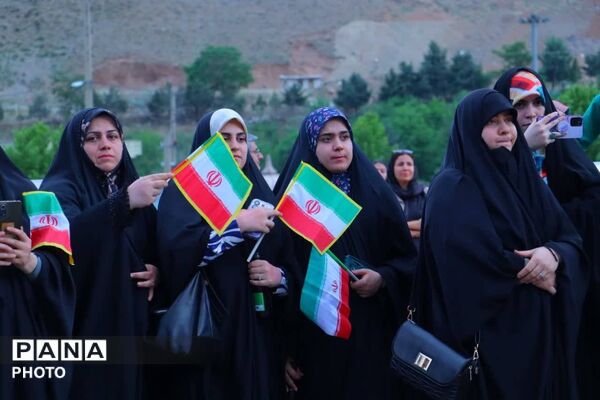 خروشان جمعیت در سراسر مناطق تهران