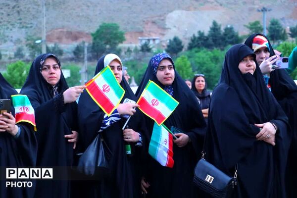خروشان جمعیت در سراسر مناطق تهران
