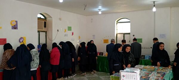 نمایشگاه کتاب پژوهش‌سرای غدیر بردخون گشایش یافت