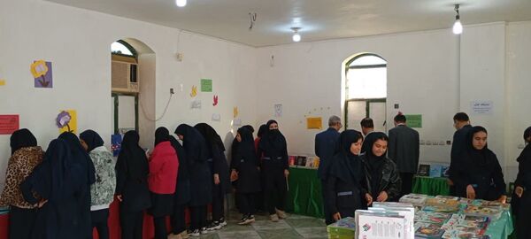 نمایشگاه کتاب پژوهش‌سرای غدیر بردخون گشایش یافت