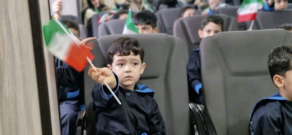 زنگ غنچه‌ها همزمان با سراسر کشور در بندرانزلی