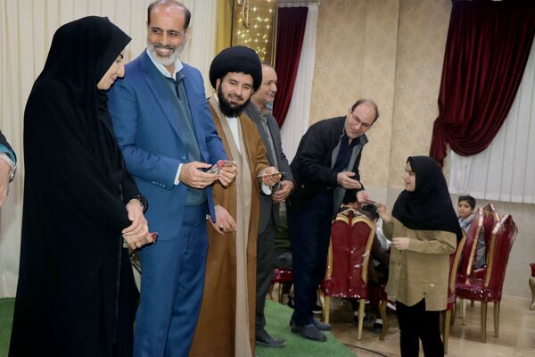 جشن فارغ‌التحصیلی دانش‌آموزان دختر بروجنی