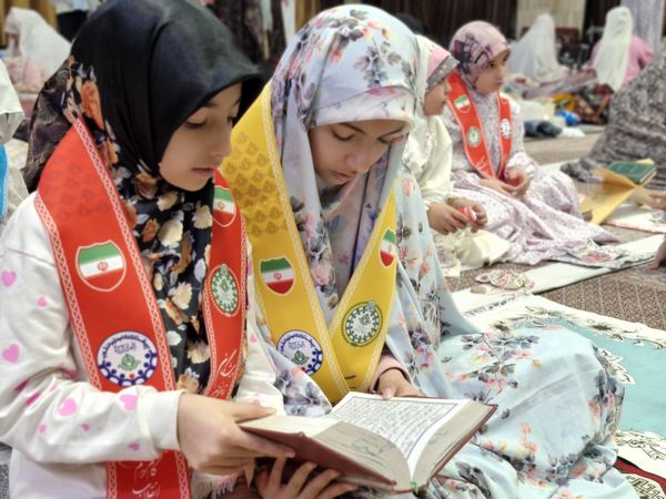 دختران، مهمانان عاشقانه اعتکاف