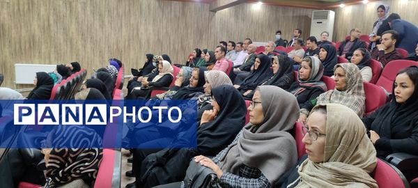 برگزاری جلسه انجمن اولیاء و مربیان دبیرستان نمونه دولتی فرزانگان شیروان