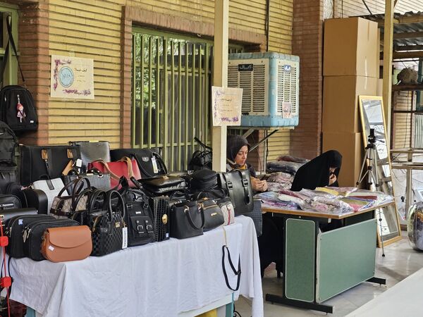 برپایی نمایشگاه عفاف و حجاب در آموزش و پرورش منطقه ۱۴ تهران