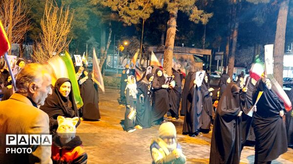 مراسم بیعت با نائب صاحب الزمان(عج) در گنبد سبز نیشابور 