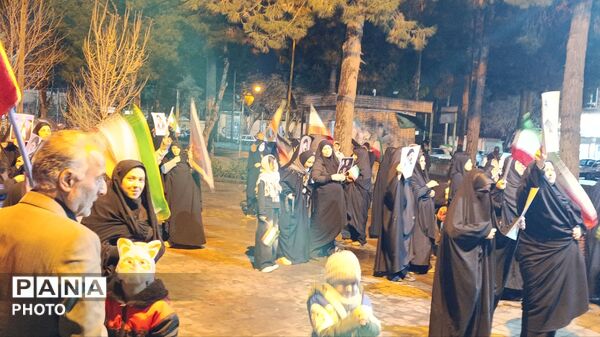 مراسم بیعت با نائب صاحب الزمان(عج) در گنبد سبز نیشابور 