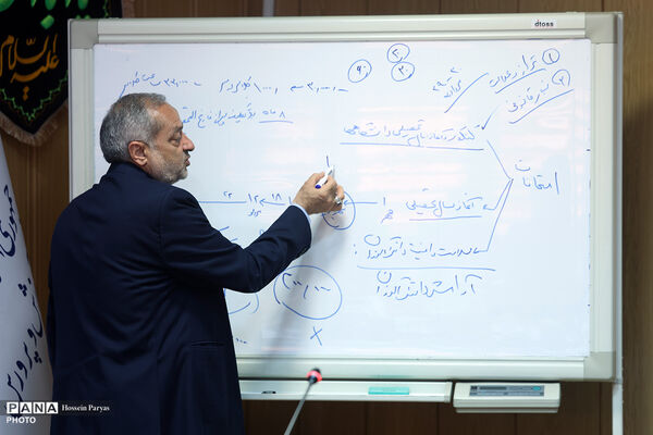 نشست مشترک وزیر آموزش و پرورش با اعضای کمیسیون آموزش، تحقیقات و فناوری مجلس شورای اسلامی