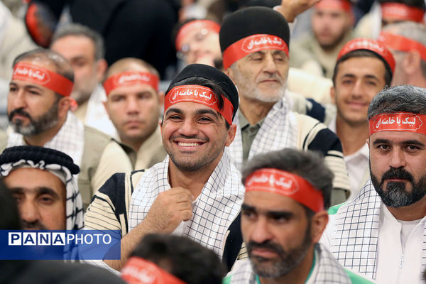 دیدار هزاران نفر از بسیجیان با رهبر معظم انقلاب