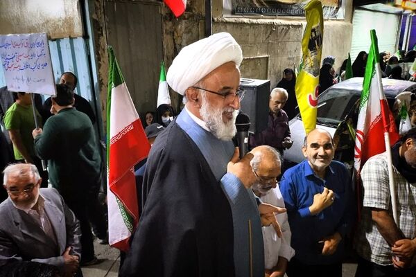 شما ملت ایران هر کدامتان یک مسلم بن عقیل هستید