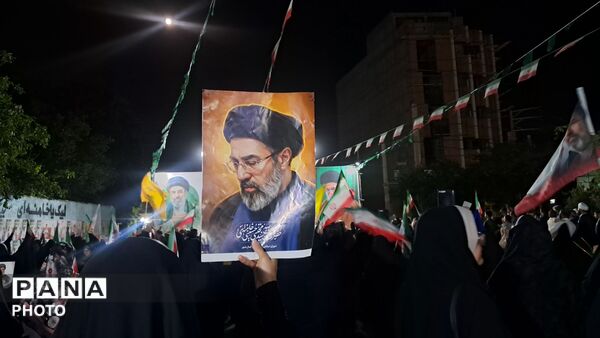 موج نودو سوم اجتماع مردمی در چهارباغ