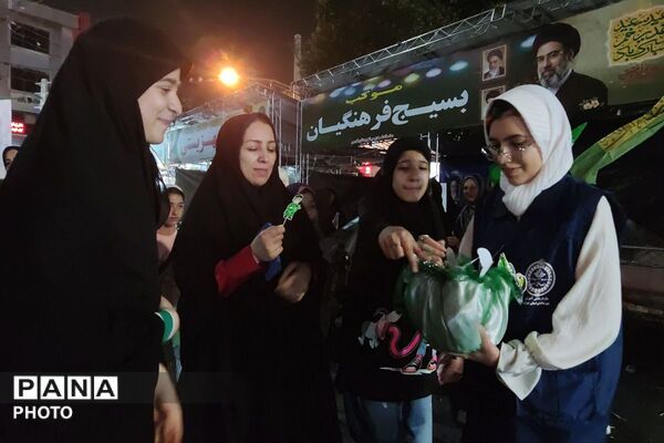 شور غدیر در میدان امام خامنه‌ای؛ اجتماع شبانه مردم شهرستان قدس جلوه‌ای از عشق به ولایت