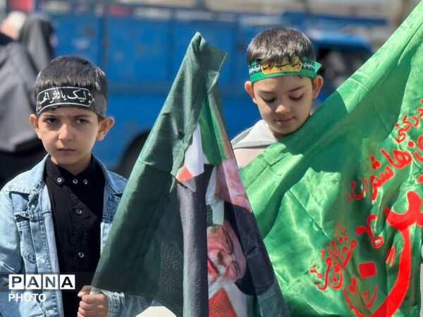 خروش مؤمنان در دسته عزاداری رهبر