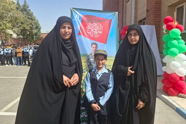 فرزند شهید این بار به گونه ای دگر راهی مدرسه شد