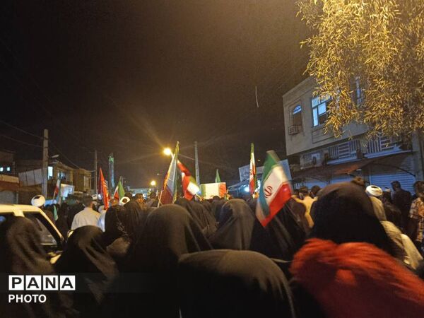 حضور پرشور مردم حاجی‌آباد در آیین‌ گرامیداشت شهدای انقلاب و دانش‌آموزان شجره طیبه