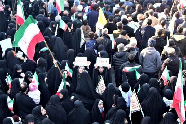 جلوه‌های حضور نوجوانان در راهپیمایی 22 دی مردم قم