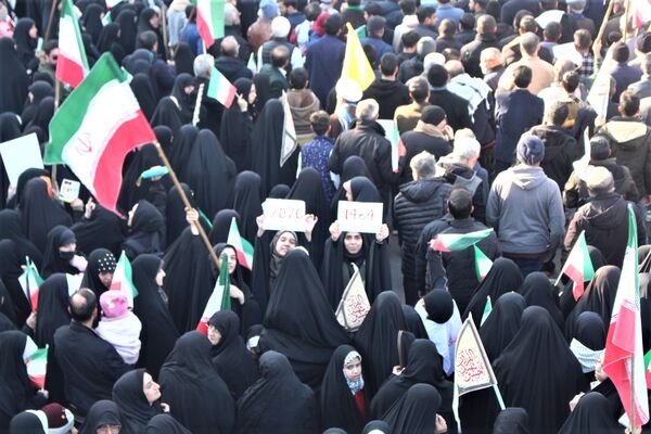 جلوه‌های حضور نوجوانان در راهپیمایی 22 دی مردم قم