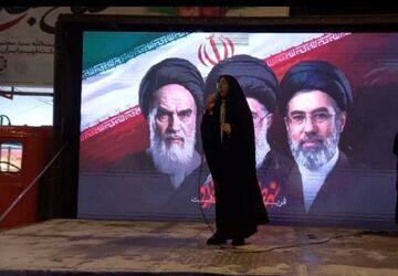 قرائت بیانیه بیعت با رهبر جدید انقلاب توسط دانش‌آموزخبرنگار پانا خراسان شمالی