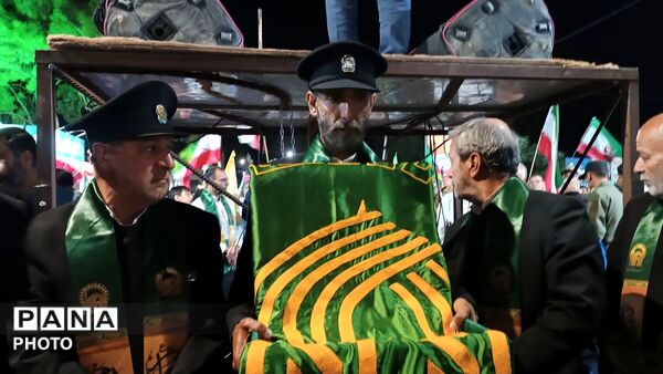 عطر حرم رضوی در کوچه های کاشمر پیچید