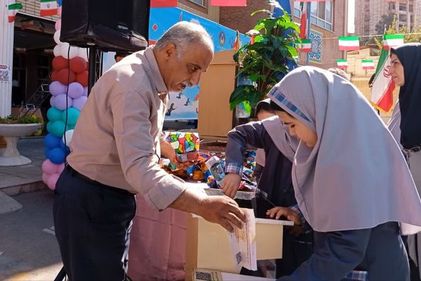 جشن عاطفه‌ها در مدارس ناحیه 2 شیراز