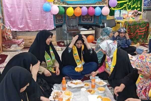 اعتکاف دانش‌آموزی در گناوه