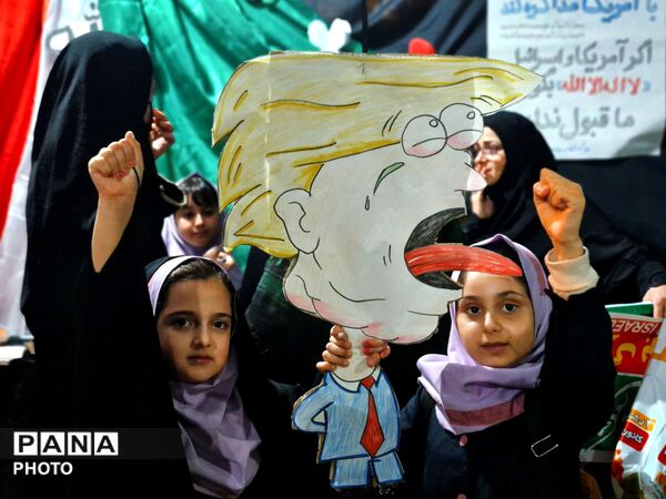 موج خروشان همبستگی در گلوگاه 