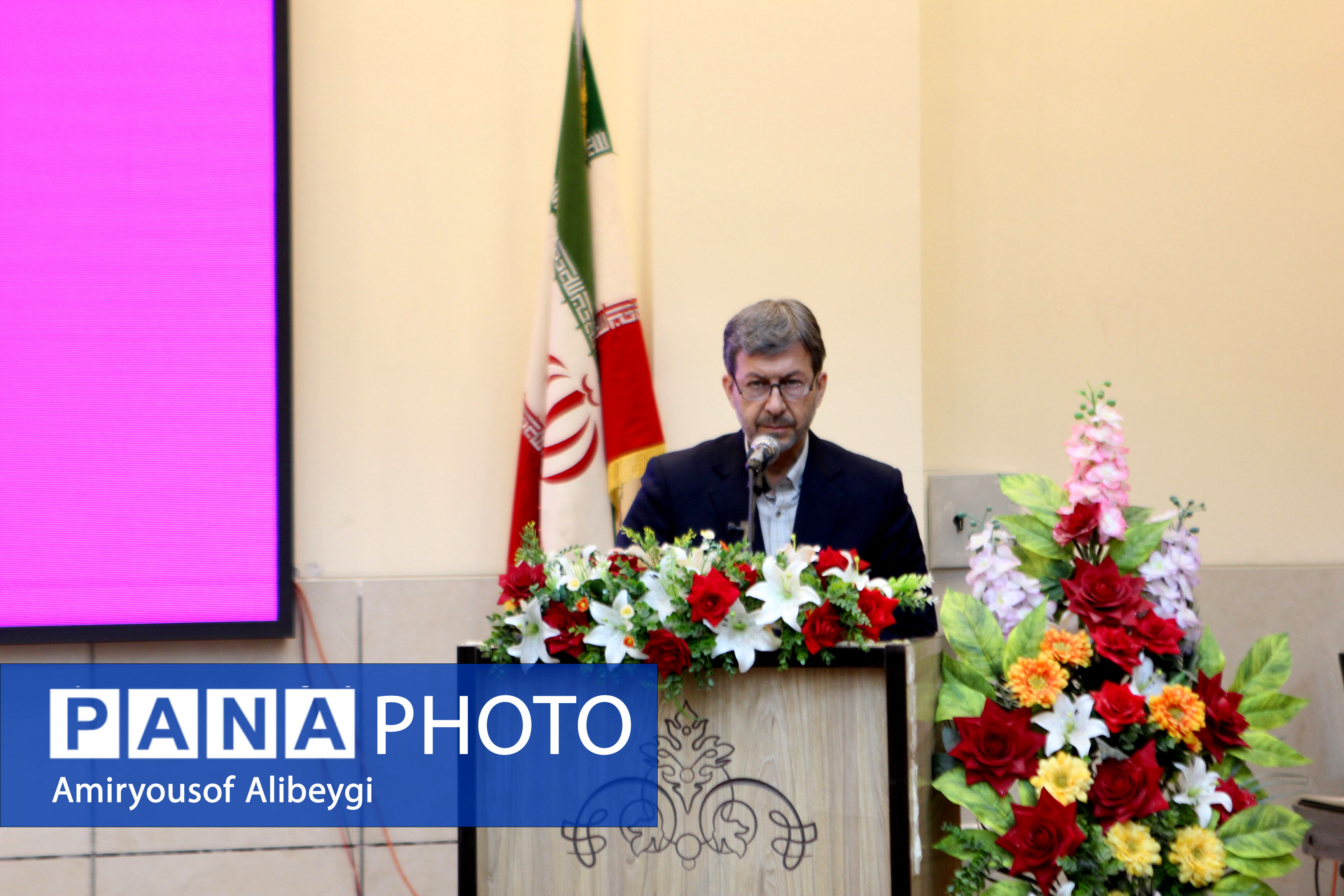 قدردانی استاندار اصفهان از فرهنگ مشارکت در مدرسه‌سازی کاشان