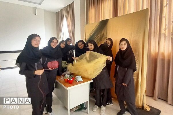 حضور دانش‌آموزان مدارس هنرمندان ری و کوثر شهرری در جشن ولادت حضرت زینب (س)