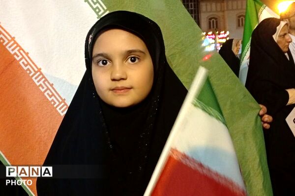 شور و حماسه مردمان شهرستان قرچک در صد و هفتمین شب از تجمعات مردمی