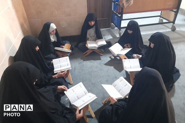 برپایی مراسم ختم برای شهادت رهبر شهید در مصلی شهرقدس 