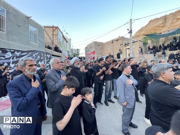 حضور امام جمعه و شهردار کاشمر در مراسم مقتل خوانی روستای طرق