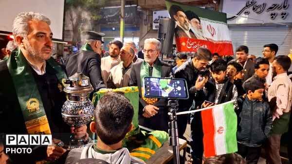 تجمعات شبانه با حضور خادمین امام رضا(ع)