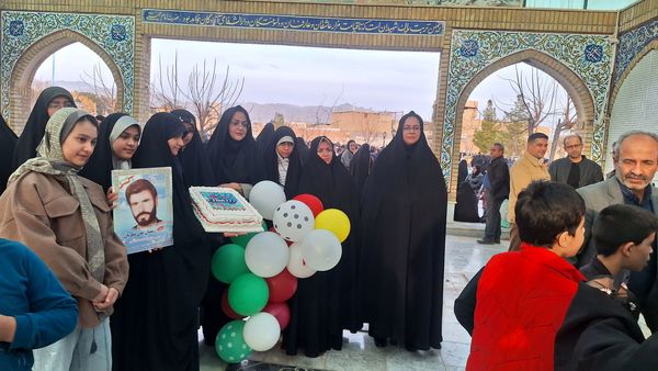 آیین چراغ برات در مزار شهیدان خلیل آباد 