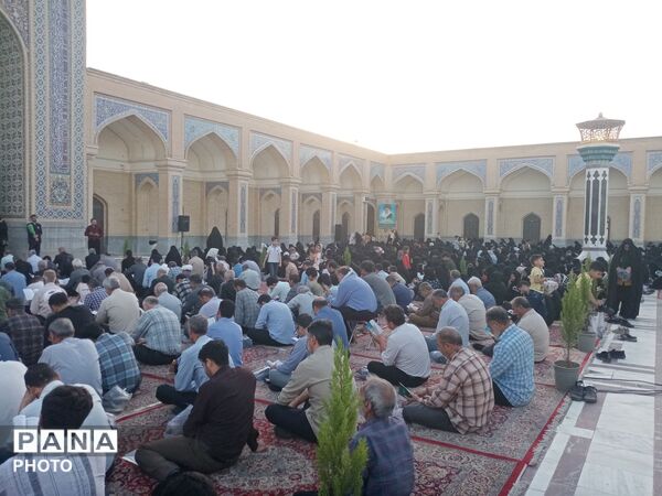 قرائت دعای عرفه در زیارتگاه شهید آیت الله مدرس