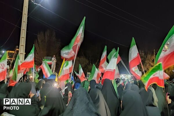 مردم شهر بار سلیبریتی های خیابان ها شدند