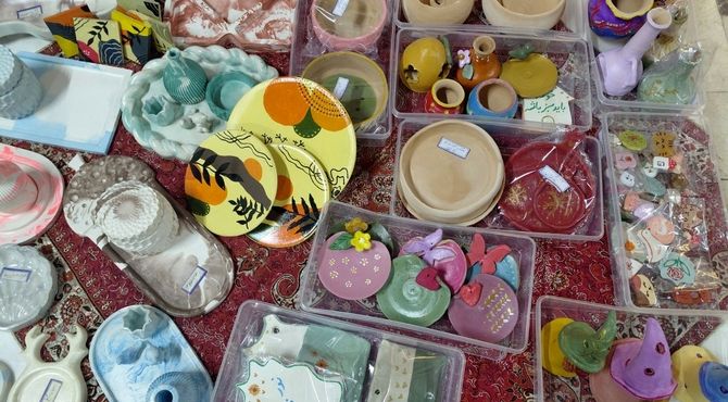 بازارچه دست‌سازه‌‌های دانش‌آموزان