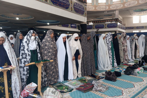  صفوف نماز جمعه لردگان؛ نبض جامعه در دست همدلی و بصیرت