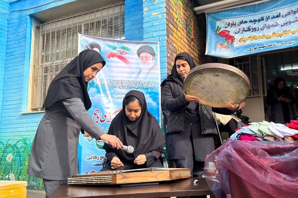 جشن میلاد با سعادت امام زمان (عج‌الله) در مدرسه شاهد‌شهید‌ نوری