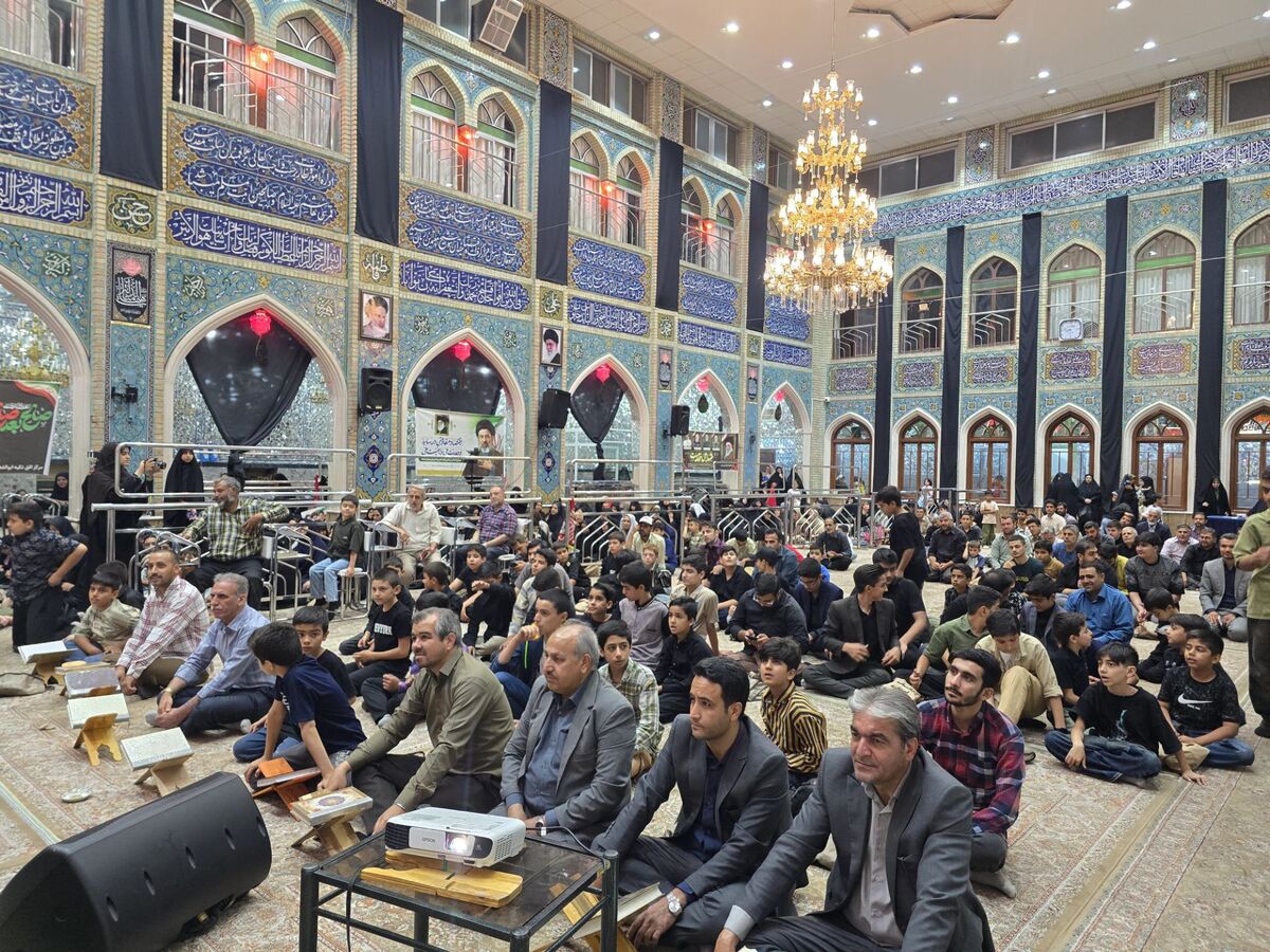 زنده نگه داشتن یاد شهدا و انس با قرآن، دو سرمایه ارزشمند برای حفظ هویت، عزت و اقتدار ایران اسلامی است